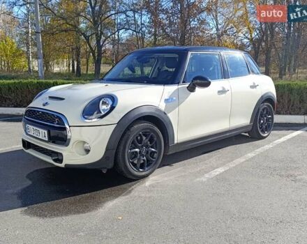 Белый Мини Купер, объемом двигателя 2 л и пробегом 110 тыс. км за 14500 $, фото 23 на Automoto.ua