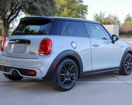 Белый Мини Купер, объемом двигателя 2 л и пробегом 72 тыс. км за 6200 $, фото 4 на Automoto.ua