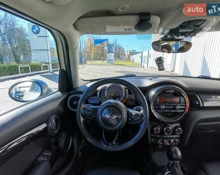 Белый Мини Купер, объемом двигателя 2 л и пробегом 110 тыс. км за 14500 $, фото 20 на Automoto.ua