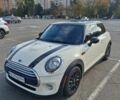 Белый Мини Купер, объемом двигателя 1.5 л и пробегом 146 тыс. км за 11500 $, фото 2 на Automoto.ua