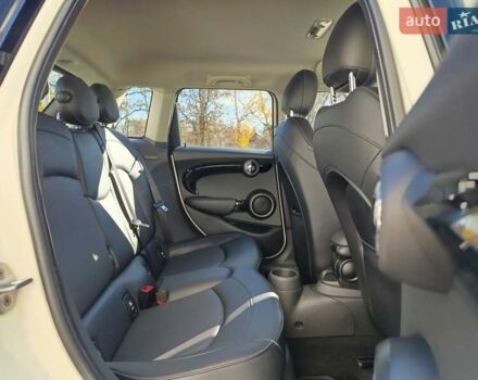 Белый Мини Купер, объемом двигателя 2 л и пробегом 110 тыс. км за 14500 $, фото 14 на Automoto.ua