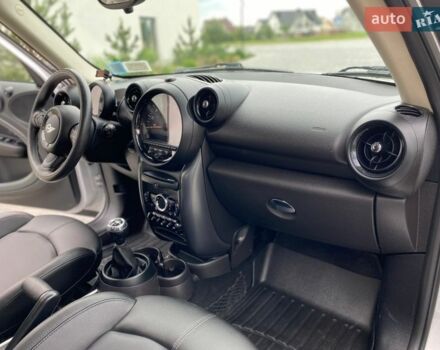 Белый Мини Купер, объемом двигателя 1.6 л и пробегом 69 тыс. км за 9550 $, фото 10 на Automoto.ua