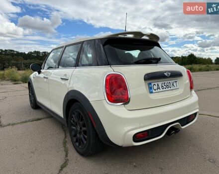 Білий Міні Cooper, об'ємом двигуна 2 л та пробігом 129 тис. км за 14000 $, фото 6 на Automoto.ua