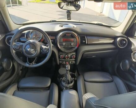 Белый Мини Купер, объемом двигателя 2 л и пробегом 110 тыс. км за 14500 $, фото 12 на Automoto.ua