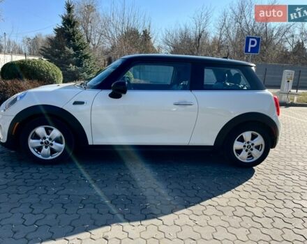 Білий Міні Cooper, об'ємом двигуна 1.5 л та пробігом 158 тис. км за 9800 $, фото 1 на Automoto.ua