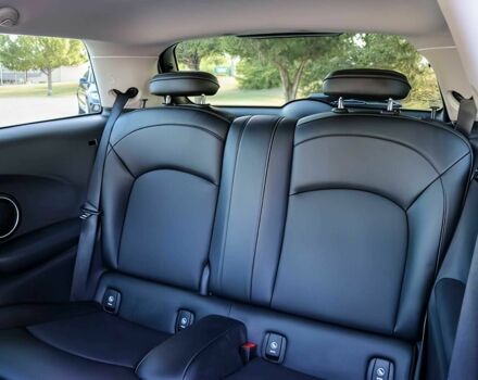 Белый Мини Купер, объемом двигателя 2 л и пробегом 72 тыс. км за 6200 $, фото 13 на Automoto.ua