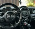 Белый Мини Купер, объемом двигателя 2 л и пробегом 109 тыс. км за 15000 $, фото 5 на Automoto.ua