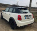 Белый Мини Купер, объемом двигателя 1.5 л и пробегом 82 тыс. км за 14000 $, фото 2 на Automoto.ua