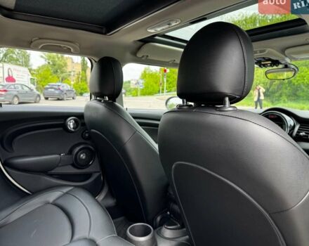 Білий Міні Cooper, об'ємом двигуна 1.5 л та пробігом 86 тис. км за 12440 $, фото 31 на Automoto.ua