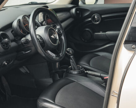 Білий Міні Cooper, об'ємом двигуна 0 л та пробігом 207 тис. км за 11300 $, фото 8 на Automoto.ua