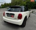 Білий Міні Cooper, об'ємом двигуна 1.5 л та пробігом 86 тис. км за 12440 $, фото 6 на Automoto.ua