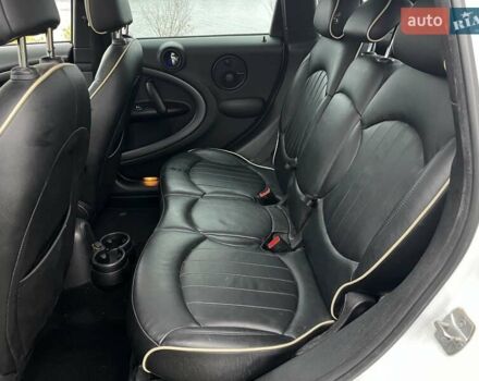 Белый Мини Купер, объемом двигателя 2 л и пробегом 213 тыс. км за 14500 $, фото 13 на Automoto.ua