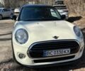 Белый Мини Купер, объемом двигателя 1.5 л и пробегом 98 тыс. км за 13300 $, фото 1 на Automoto.ua