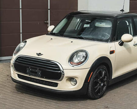 Білий Міні Cooper, об'ємом двигуна 1.5 л та пробігом 207 тис. км за 11900 $, фото 1 на Automoto.ua