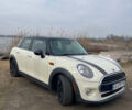 Белый Мини Купер, объемом двигателя 1.5 л и пробегом 82 тыс. км за 14000 $, фото 4 на Automoto.ua