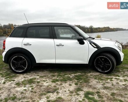 Белый Мини Купер, объемом двигателя 2 л и пробегом 213 тыс. км за 14500 $, фото 6 на Automoto.ua