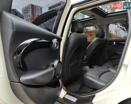 Білий Міні Cooper, об'ємом двигуна 2 л та пробігом 138 тис. км за 17490 $, фото 43 на Automoto.ua