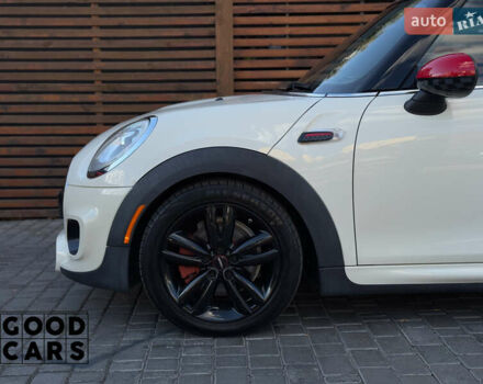 Белый Мини Купер, объемом двигателя 2 л и пробегом 64 тыс. км за 20500 $, фото 9 на Automoto.ua