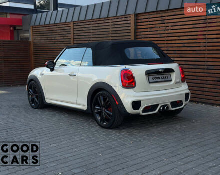 Белый Мини Купер, объемом двигателя 2 л и пробегом 64 тыс. км за 17000 $, фото 4 на Automoto.ua