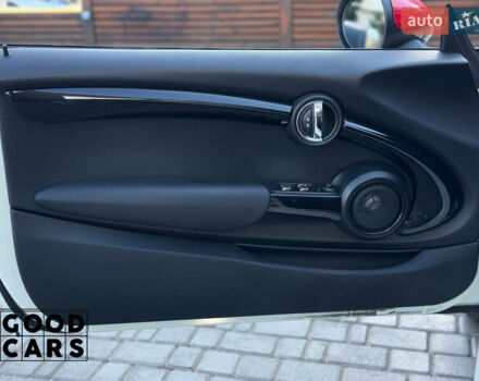 Белый Мини Купер, объемом двигателя 2 л и пробегом 64 тыс. км за 20500 $, фото 17 на Automoto.ua