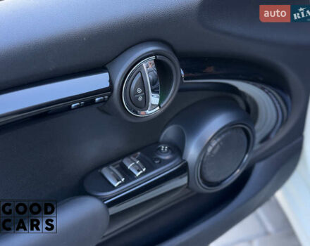 Белый Мини Купер, объемом двигателя 2 л и пробегом 64 тыс. км за 17000 $, фото 18 на Automoto.ua