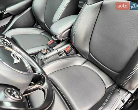 Білий Міні Cooper, об'ємом двигуна 2 л та пробігом 138 тис. км за 17490 $, фото 37 на Automoto.ua