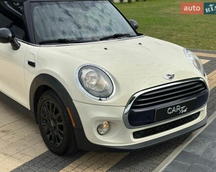 Білий Міні Cooper, об'ємом двигуна 1.5 л та пробігом 118 тис. км за 11900 $, фото 4 на Automoto.ua