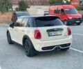 Белый Мини Купер, объемом двигателя 2 л и пробегом 140 тыс. км за 12000 $, фото 2 на Automoto.ua