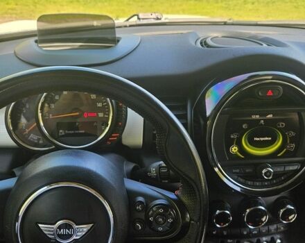 Білий Міні Cooper, об'ємом двигуна 2 л та пробігом 225 тис. км за 12999 $, фото 16 на Automoto.ua