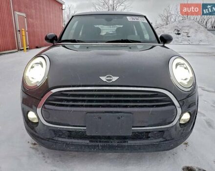Белый Мини Купер, объемом двигателя 1.5 л и пробегом 65 тыс. км за 1600 $, фото 4 на Automoto.ua