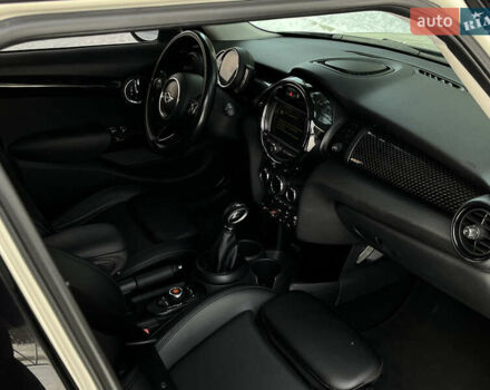 Білий Міні Cooper, об'ємом двигуна 2 л та пробігом 138 тис. км за 15999 $, фото 22 на Automoto.ua