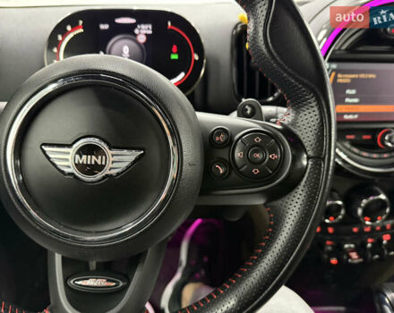 Белый Мини Купер, объемом двигателя 2 л и пробегом 76 тыс. км за 25900 $, фото 9 на Automoto.ua