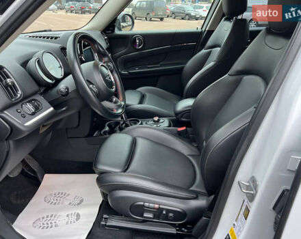 Белый Мини Купер, объемом двигателя 2 л и пробегом 170 тыс. км за 17500 $, фото 8 на Automoto.ua