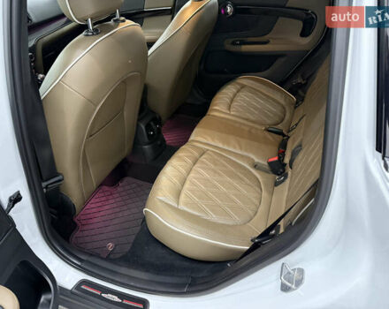 Белый Мини Купер, объемом двигателя 2 л и пробегом 76 тыс. км за 25900 $, фото 12 на Automoto.ua