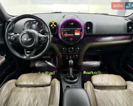 Белый Мини Купер, объемом двигателя 2 л и пробегом 76 тыс. км за 25900 $, фото 7 на Automoto.ua