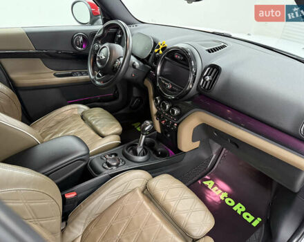 Белый Мини Купер, объемом двигателя 2 л и пробегом 76 тыс. км за 25900 $, фото 15 на Automoto.ua