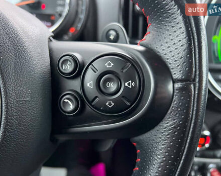 Белый Мини Купер, объемом двигателя 2 л и пробегом 170 тыс. км за 17500 $, фото 26 на Automoto.ua