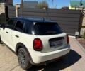 Белый Мини Купер, объемом двигателя 1.5 л и пробегом 128 тыс. км за 16900 $, фото 5 на Automoto.ua