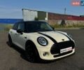 Білий Міні Cooper, об'ємом двигуна 1.5 л та пробігом 128 тис. км за 16099 $, фото 1 на Automoto.ua