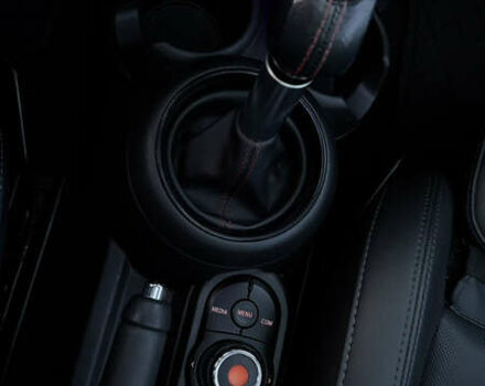 Белый Мини Купер, объемом двигателя 2 л и пробегом 123 тыс. км за 22000 $, фото 23 на Automoto.ua