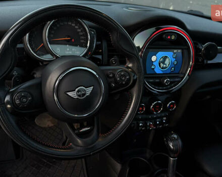 Белый Мини Купер, объемом двигателя 2 л и пробегом 123 тыс. км за 22000 $, фото 14 на Automoto.ua