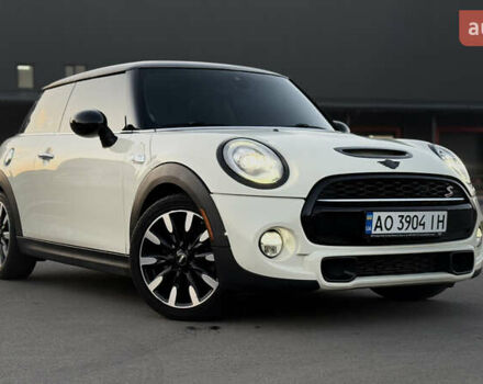 Белый Мини Купер, объемом двигателя 2 л и пробегом 123 тыс. км за 22000 $, фото 1 на Automoto.ua