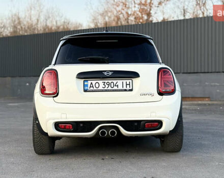 Белый Мини Купер, объемом двигателя 2 л и пробегом 123 тыс. км за 22000 $, фото 6 на Automoto.ua