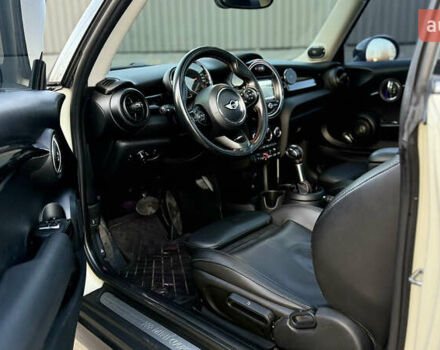 Белый Мини Купер, объемом двигателя 2 л и пробегом 123 тыс. км за 22000 $, фото 8 на Automoto.ua