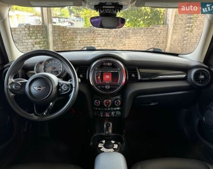 Білий Міні Cooper, об'ємом двигуна 1.5 л та пробігом 128 тис. км за 16099 $, фото 1 на Automoto.ua