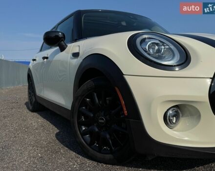 Білий Міні Cooper, об'ємом двигуна 1.5 л та пробігом 128 тис. км за 16099 $, фото 2 на Automoto.ua