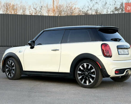 Белый Мини Купер, объемом двигателя 2 л и пробегом 123 тыс. км за 22000 $, фото 5 на Automoto.ua