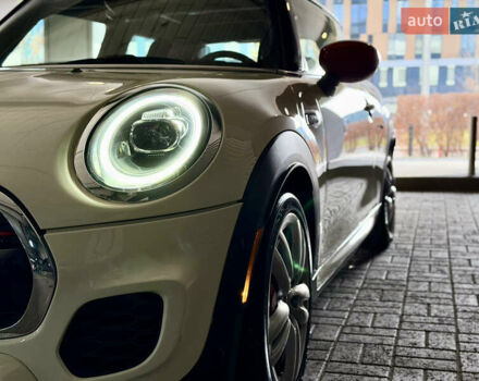 Белый Мини Купер, объемом двигателя 2 л и пробегом 53 тыс. км за 26500 $, фото 17 на Automoto.ua