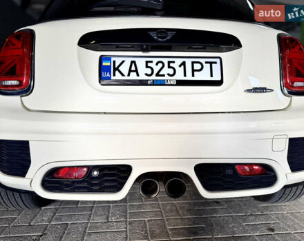 Белый Мини Купер, объемом двигателя 2 л и пробегом 53 тыс. км за 26500 $, фото 12 на Automoto.ua