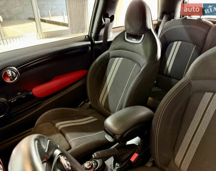 Белый Мини Купер, объемом двигателя 2 л и пробегом 53 тыс. км за 26500 $, фото 47 на Automoto.ua